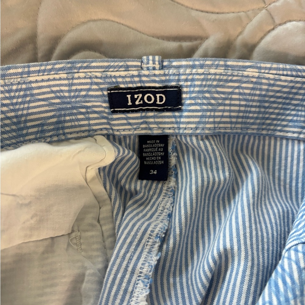 Izod hibiscus print shorts, blue and white. Size 34. Like new - Picture 2 of 3